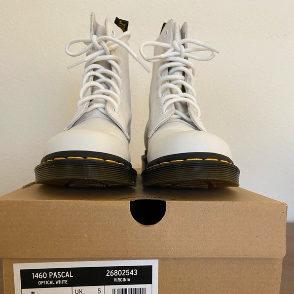 Dr. Martens Like New 1460 Pascal Virginia Leather - Picture 3 of 6